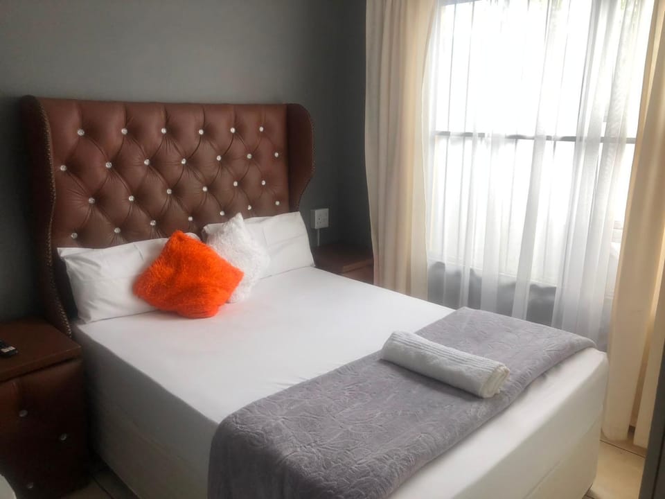 De Capital Guest House Bed and Breakfast in Eastern Cape