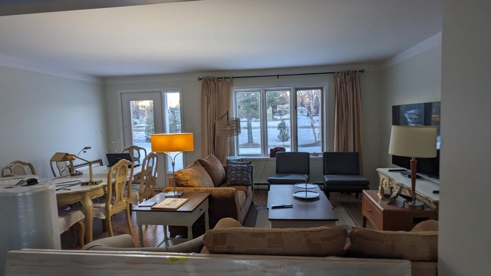 TV and multimedia, Living room, Evening entertainment