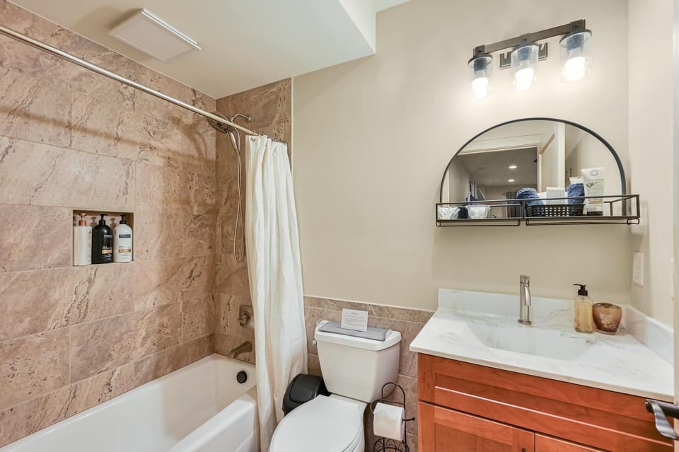 Amenity-Packed Holiday Home House in Swannanoa