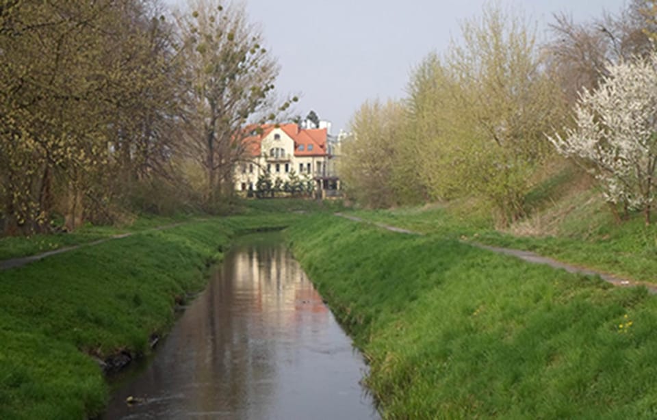 Property building, Off site, Day, Natural landscape, Hiking, Cycling, River view