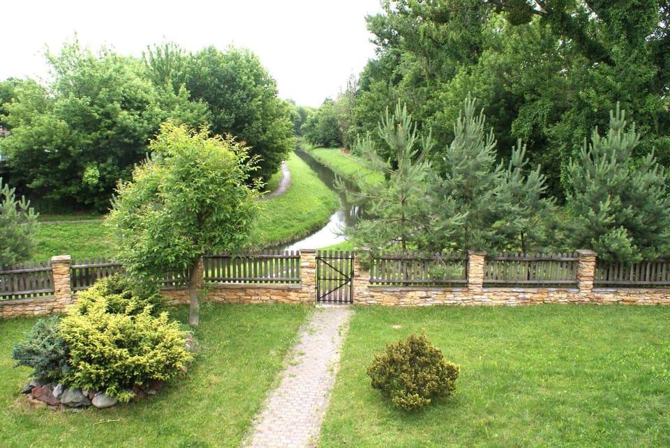 Natural landscape, BBQ facilities, Fishing, Garden, Hiking, Cycling, River view, Sports