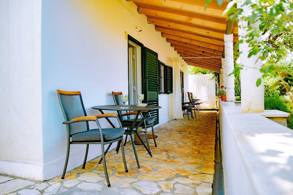 Patio, Day, Balcony/Terrace