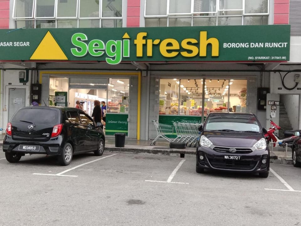 Supermarket/grocery shop