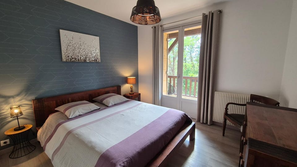 LA VILLA 6 DES HAUTS de SARLAT PISCINE ET JACUZZI Country House in Nouvelle-Aquitaine