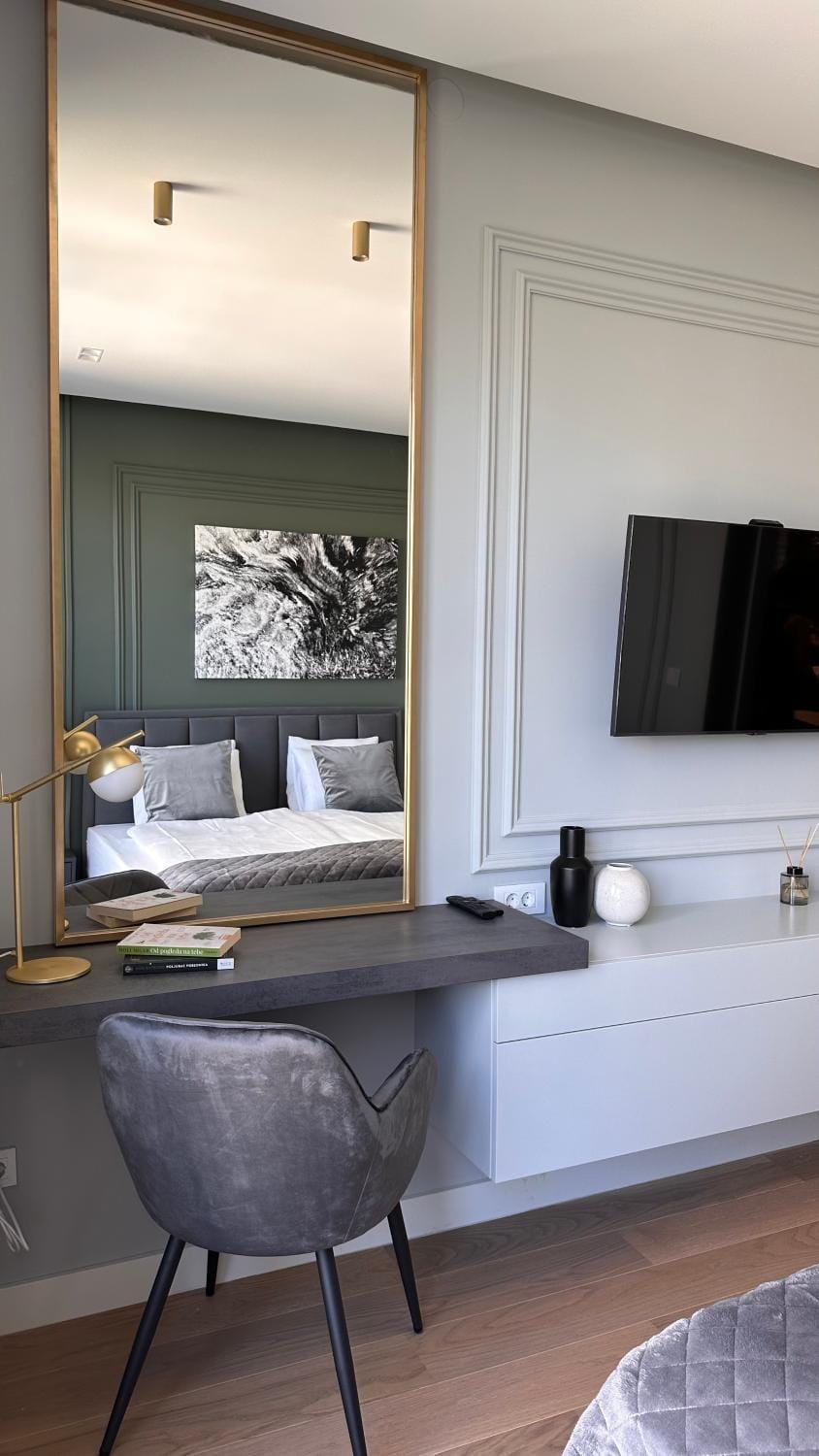 TV and multimedia, Bedroom, hair dresser
