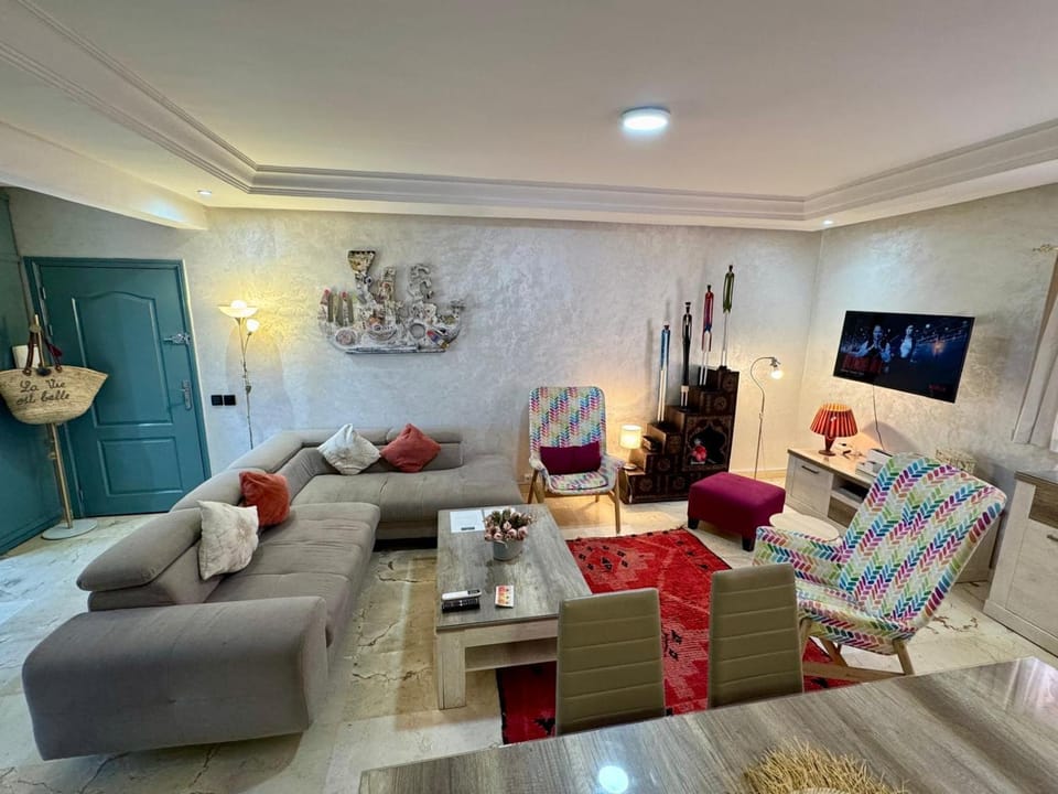 Appartement joliement décoré 3 chambres avec Terrasse quartier Gueliz Hivernage à Marrakech I19 Apartment in Marrakesh