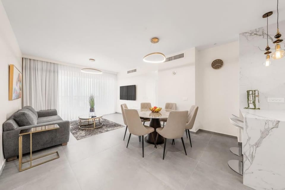 Dreamy 3 Bedroom In Best Location Parking House in Jerusalem