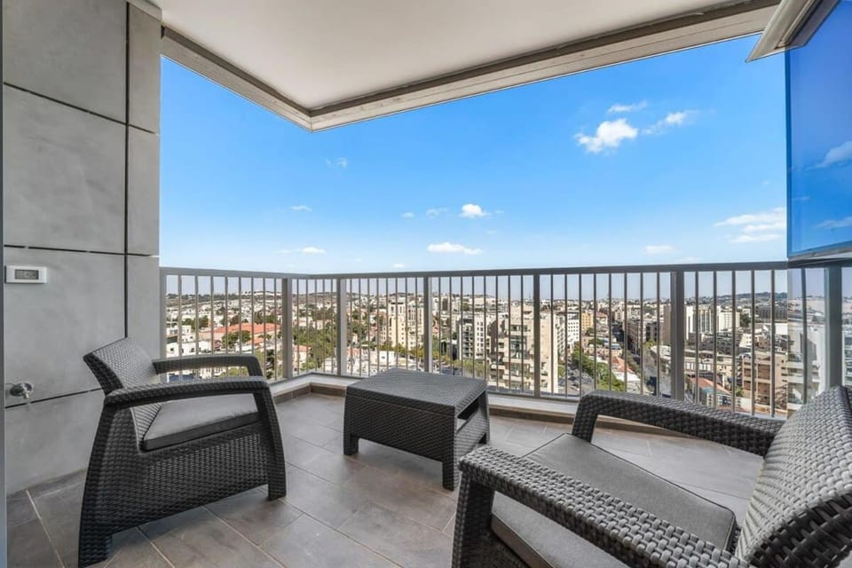 Dreamy 3 Bedroom In Best Location Parking House in Jerusalem