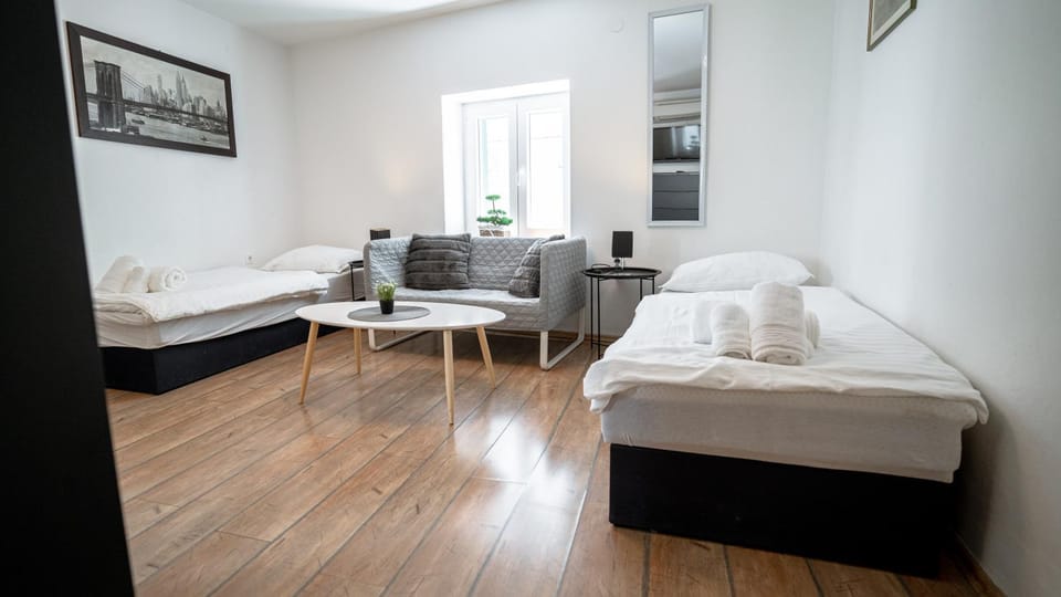 Bed, Living room, Photo of the whole room, Seating area, Bedroom, towels