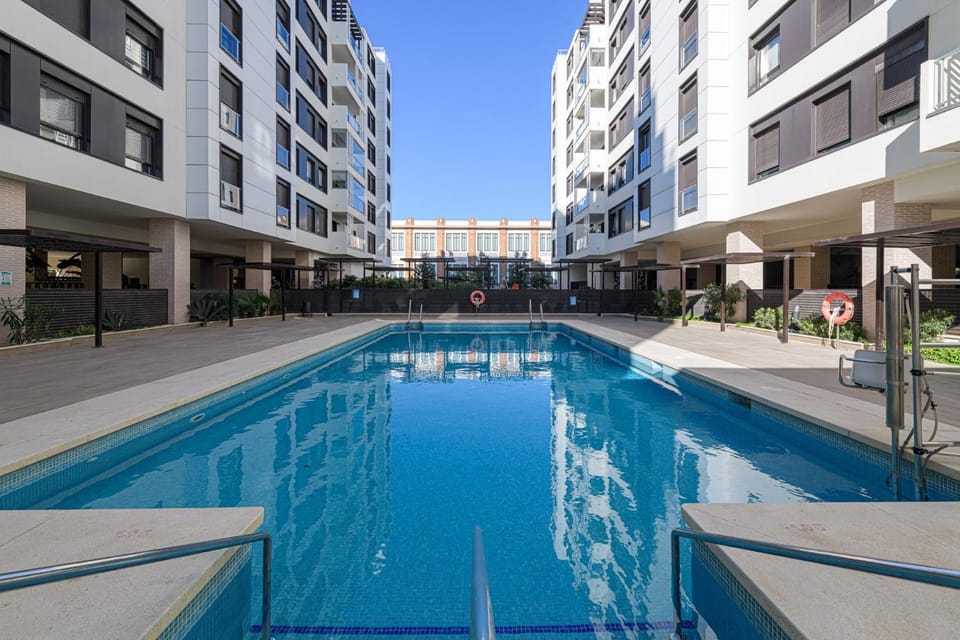 Swimming pool, Swimming pool