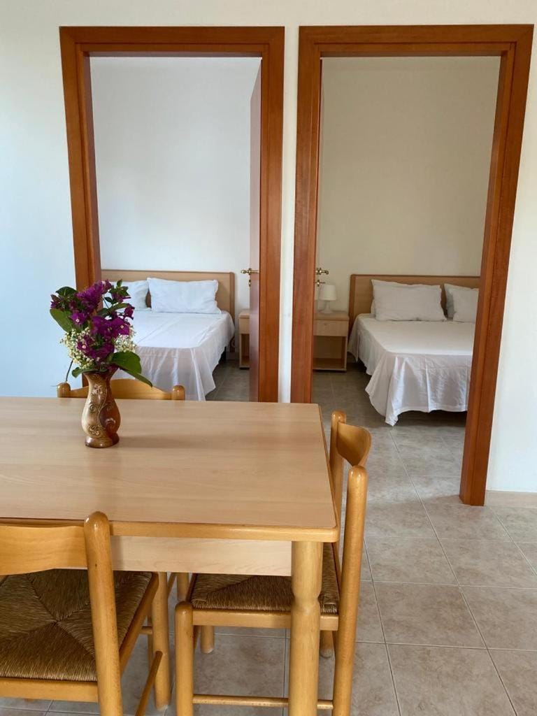 Living room, Dining area, Bedroom