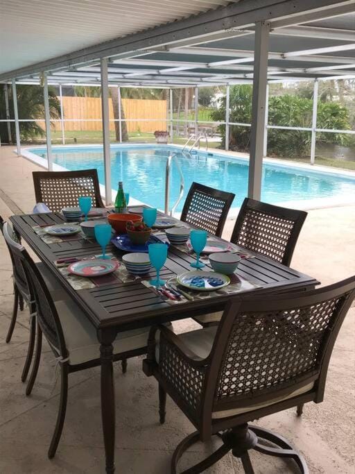 Swimming pool