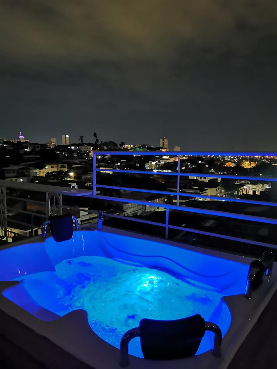 Night, Hot Tub, City view, Landmark view, Mountain view, Street view, Quiet street view