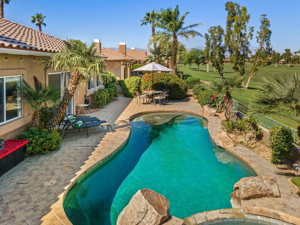Luxury Living with Unmatched Views - Green Hills House in La Quinta