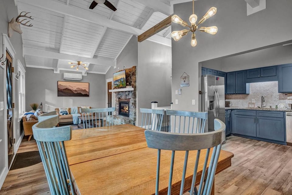 Bluebeary Bungalow House in Beech Mountain