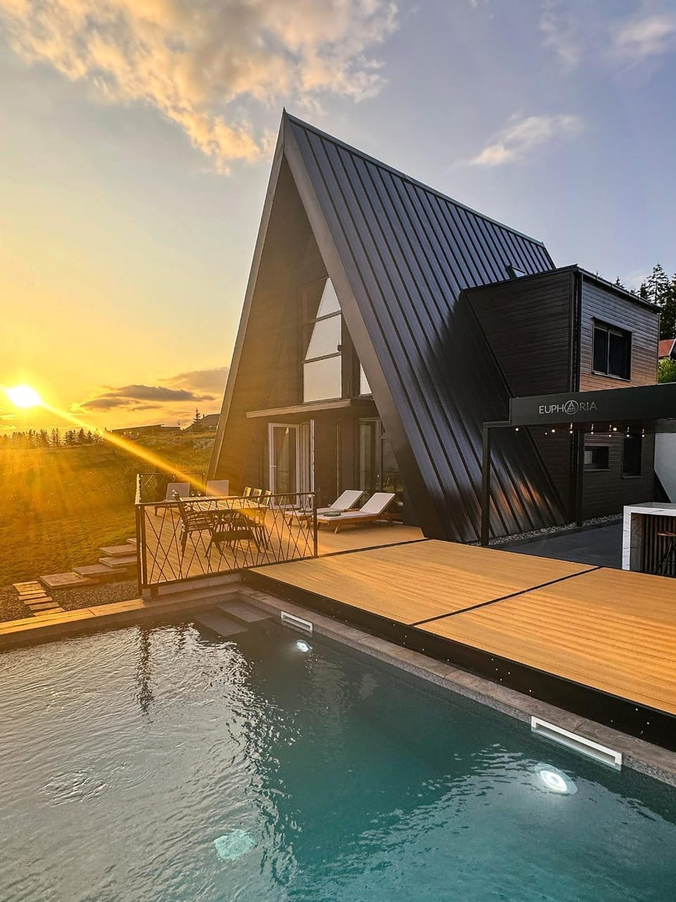 Property building, Swimming pool