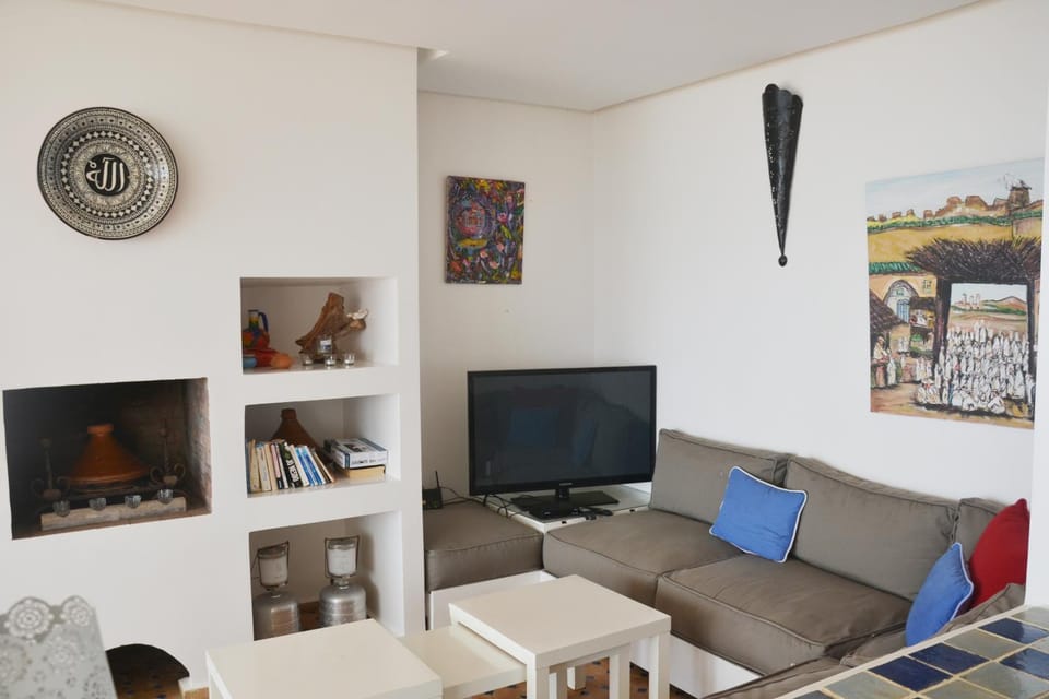 Communal lounge/ TV room, TV and multimedia, Balcony/Terrace, Living room, Decorative detail, Sea view, Sea view