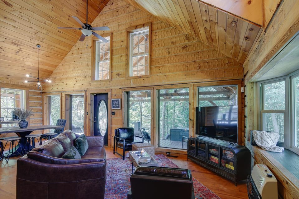 Peaceful Whitley City Cabin on 10 Wooded Acres! Cabin in Lake Cumberland