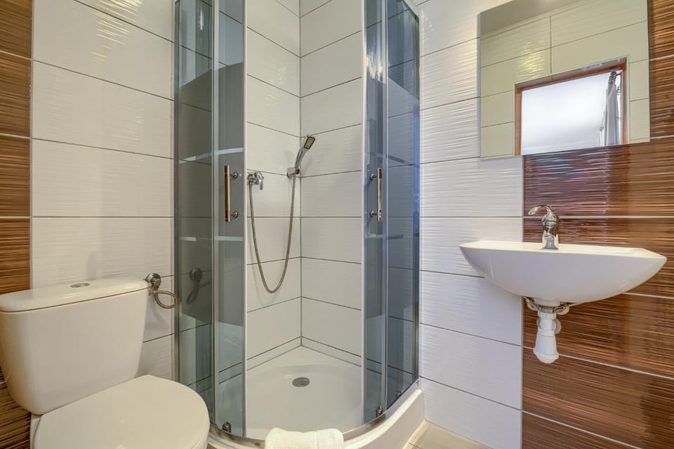 Toilet, Bathroom, Other, towels