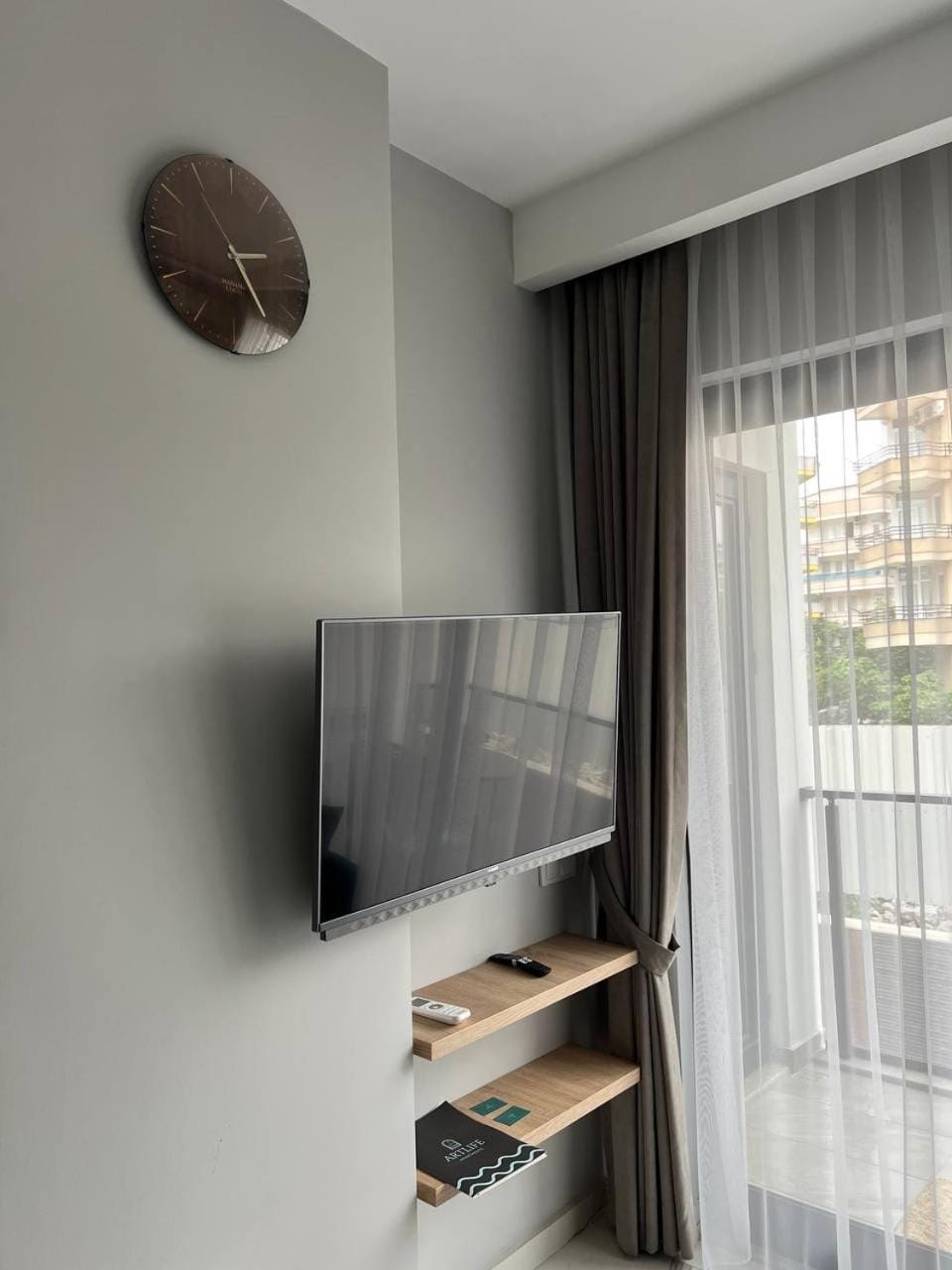 Coffee/tea facilities, Kitchen or kitchenette, dishwasher, microwave, minibar, oven, stove, toaster