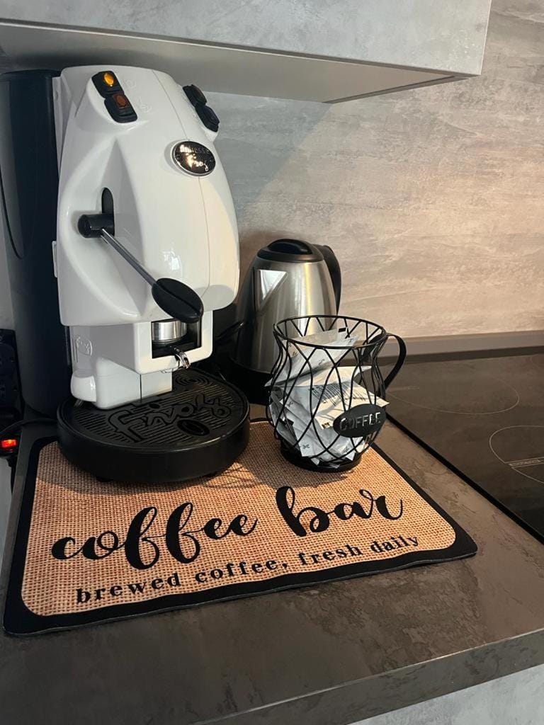 Coffee/tea facilities, Kitchen or kitchenette