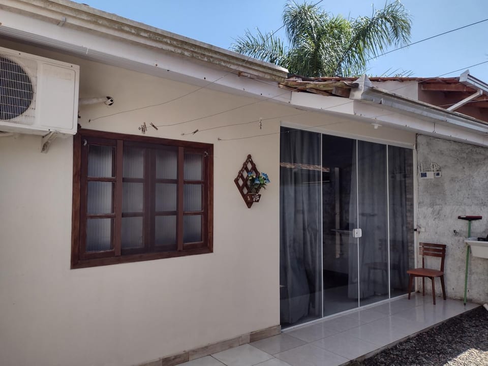 Kitnet Praia de Ubatuba House in São Francisco do Sul