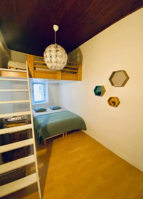 Bel appartement climatisé proche calanques vieux port Apartment in La Ciotat