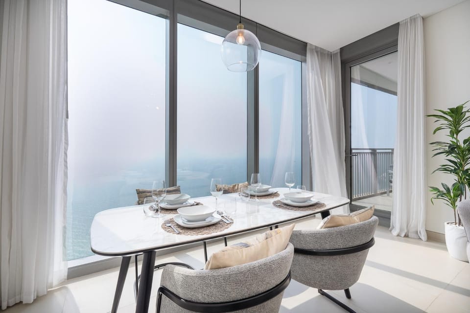 Sunset spot with breathtaking view by Suiteable Apartment in Dubai