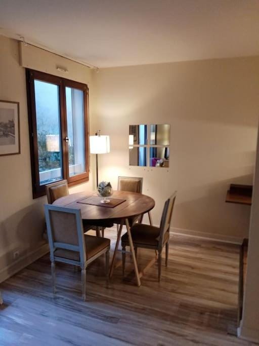 Studio Cosy avec terrasse face au parc des expositions Apartment in Vanves