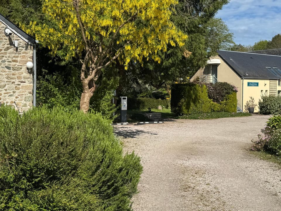 Logis Hôtel La Demeure du Perron Hotel in Normandy