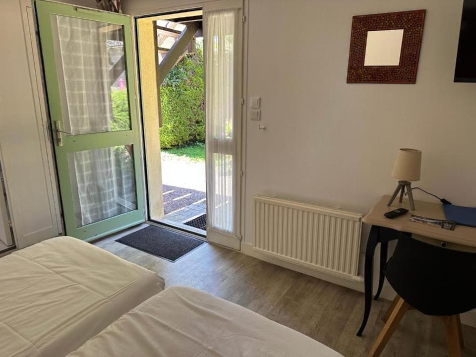 Logis Hôtel La Demeure du Perron Hotel in Normandy