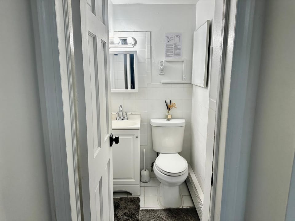 Toilet, Bathroom