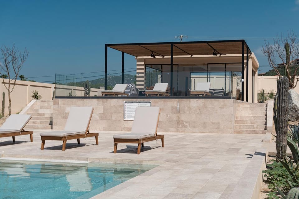 Day, Swimming pool, sunbed