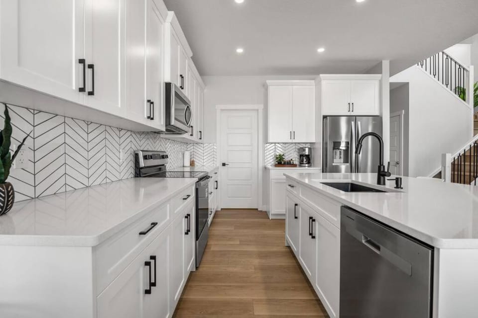 Bright & Spacious 3 Beds Luxury Home in SE Calgary House in Calgary