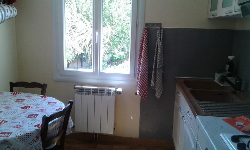 Seating area, kitchen