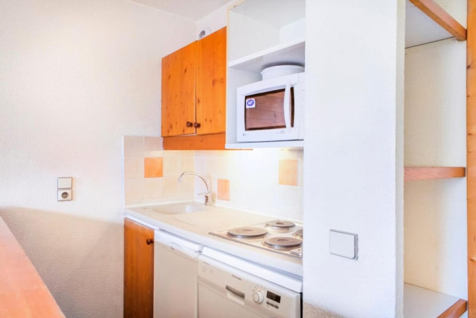 oven, kitchen