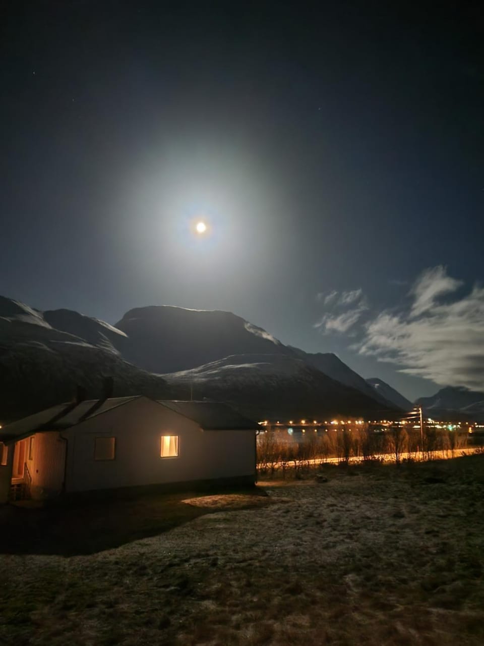 Idyllisk hus med sauna og jacuzzi, Lyngen House in Troms Og Finnmark