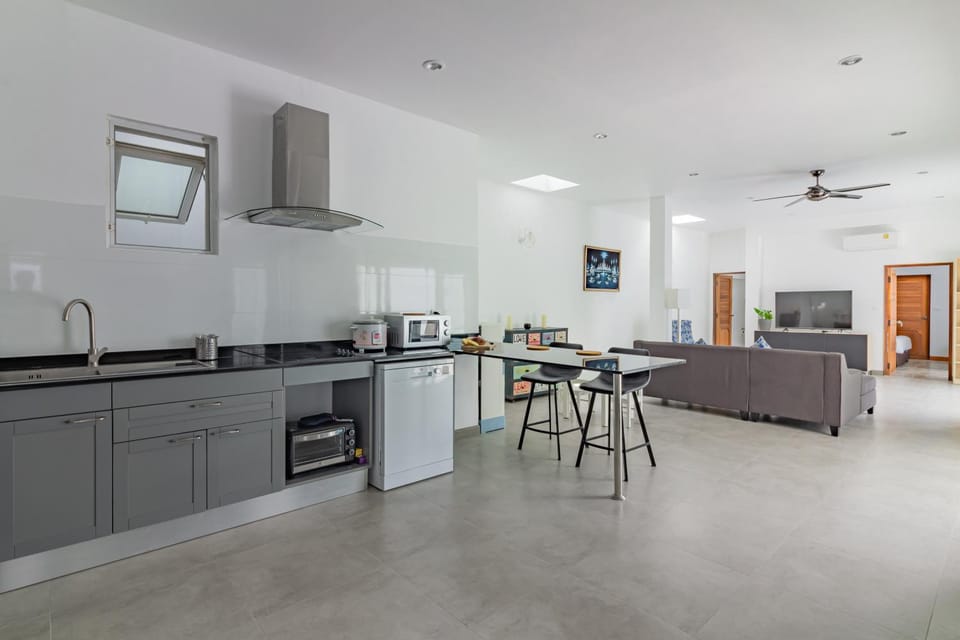 Dining area, dishwasher, minibar, pet friendly, toaster