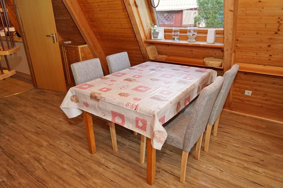 Zeltdachhaus mit Parkplatz vor der Haustür House in Damp