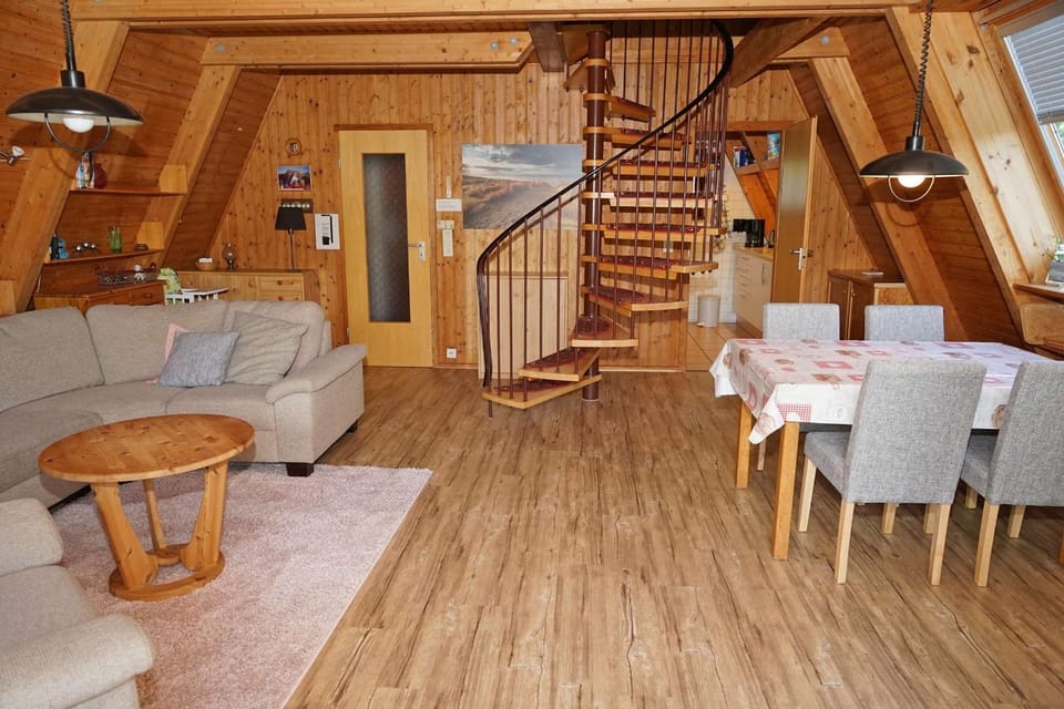 Zeltdachhaus mit Parkplatz vor der Haustür House in Damp