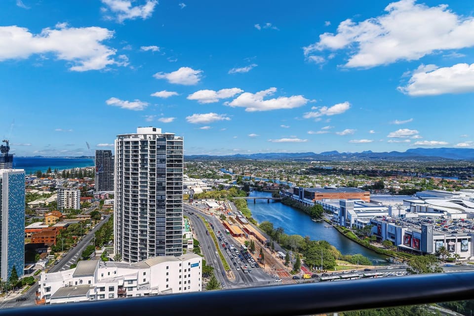 View (from property/room), City view, Sea view