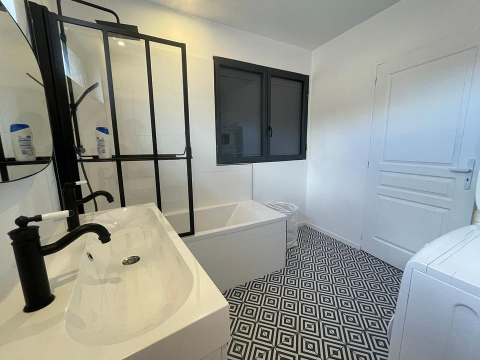 Bathroom, Bath