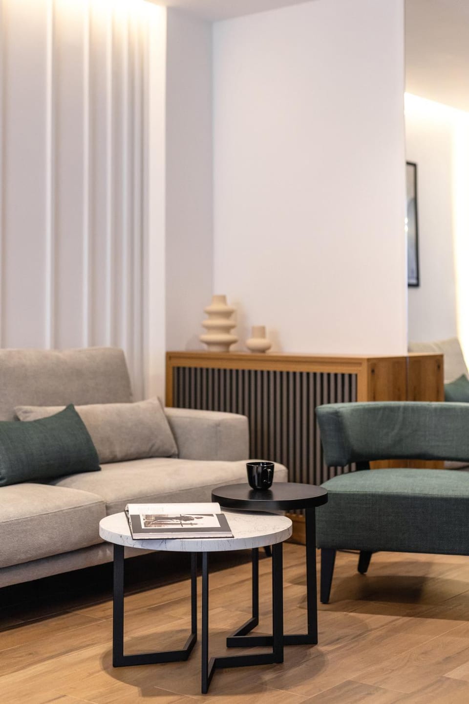 Living room, Seating area