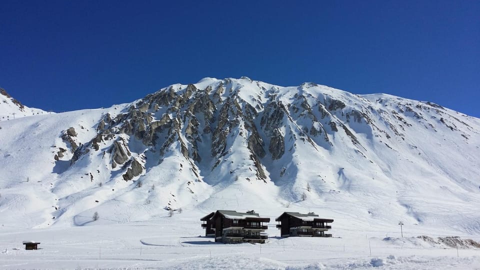Skiing, Mountain view