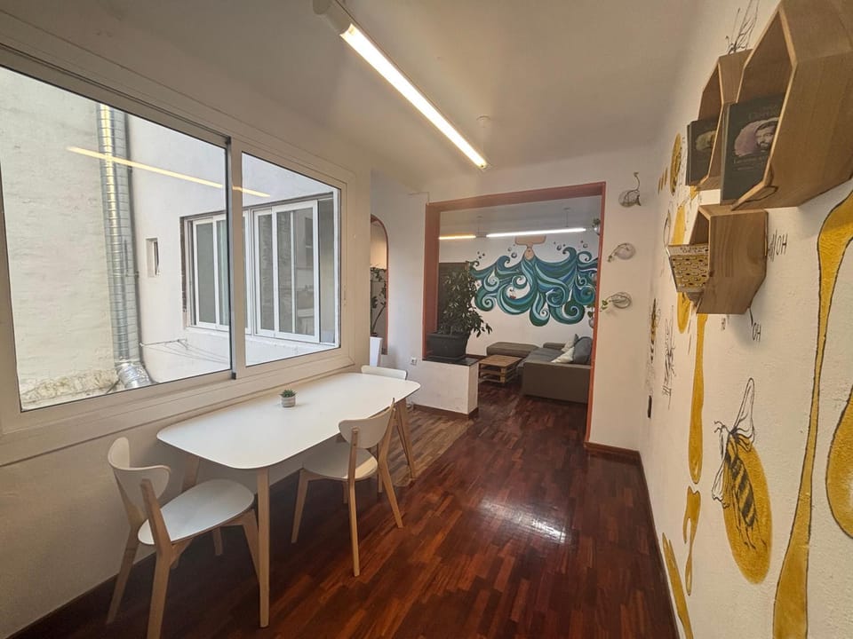Communal lounge/ TV room, Living room, Seating area