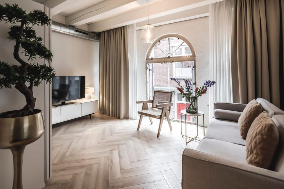 Communal lounge/ TV room, TV and multimedia, Living room, Seating area