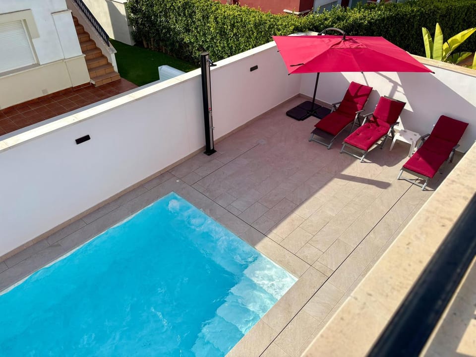 Shower, Off site, Swimming pool, sunbed