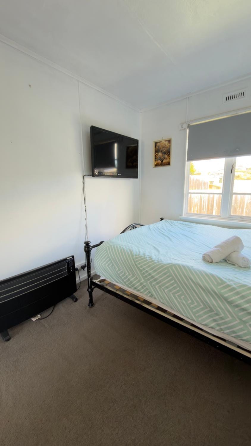 Private Double Room Shared Bathroom Bed and Breakfast in Tasmania