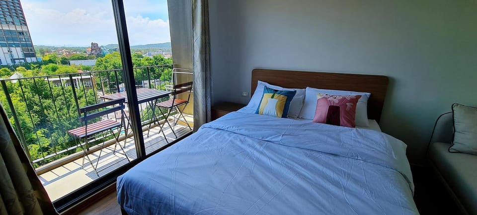 Bed, Natural landscape, View (from property/room), Balcony/Terrace, Photo of the whole room, Bedroom