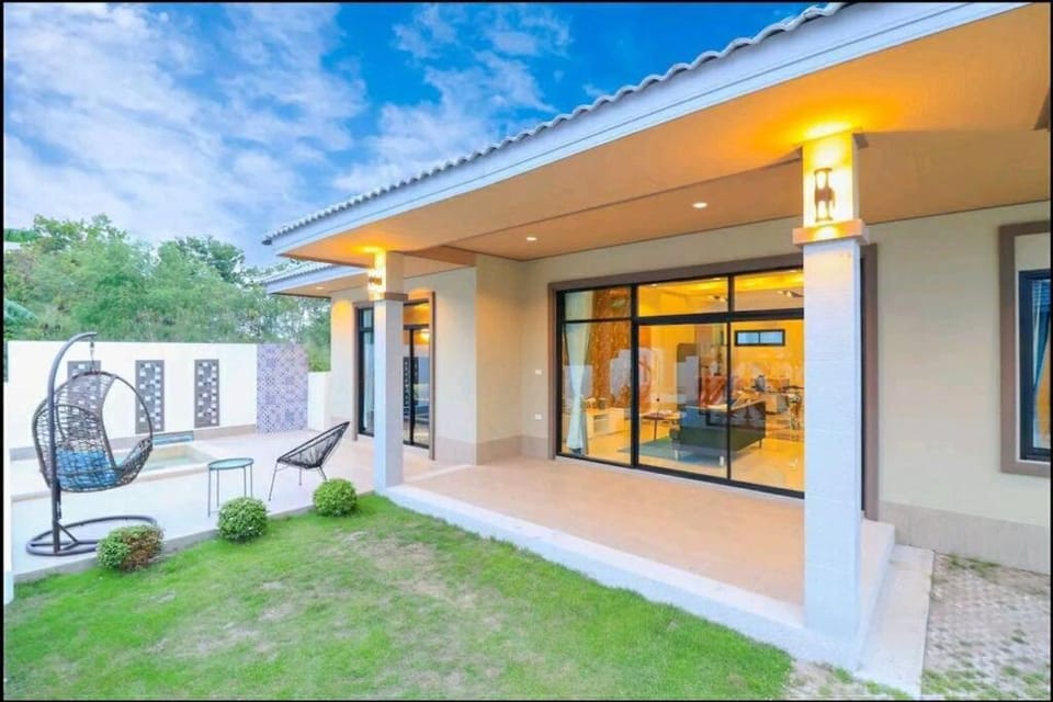 Shirley's Villa 18 私家SPA池独栋别墅 Villa in Hua Hin District